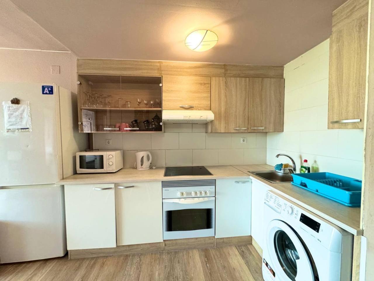 Apartsalou Lea Luaran gambar