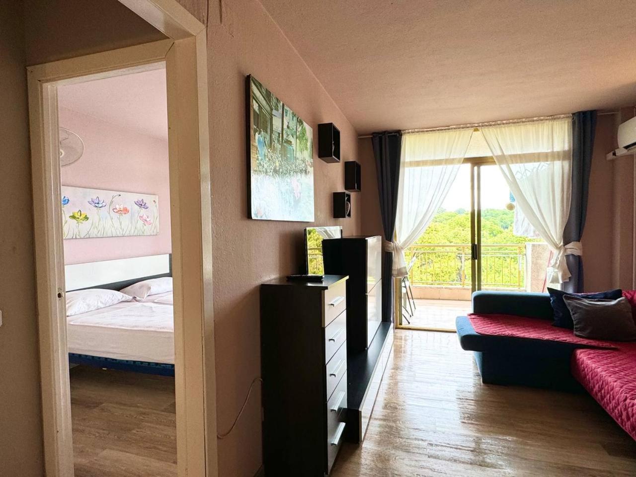 Apartsalou Lea Luaran gambar